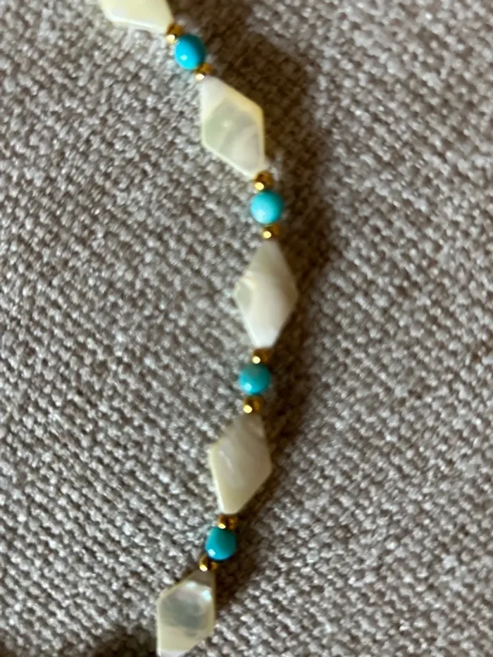 Collier nacre et perles bleues - photo numéro 3