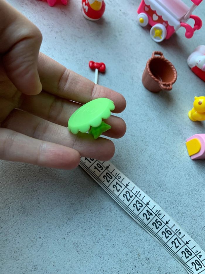 Lot jouet hello kitty marchande avec terrasse sucette figurine arbre panier etc - photo numéro 5