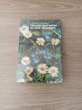 Livre fleurs des prés et des champs