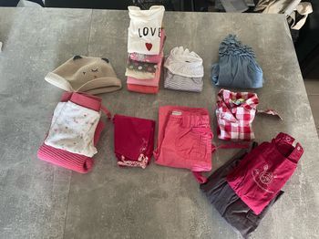 Lot (7) fille 6 mois