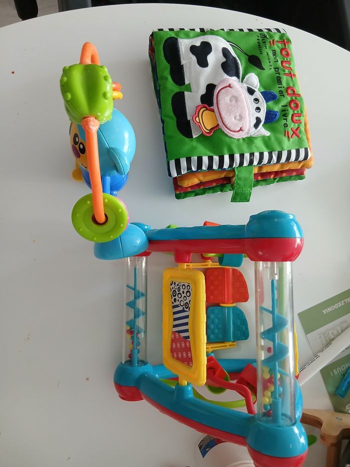 Lot jeux éveil premier âge - photo numéro 2