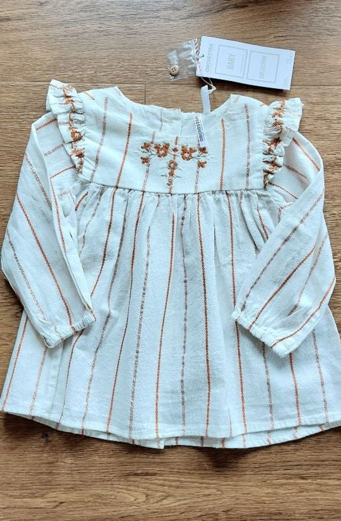 Robe brodée fleurs 12 mois