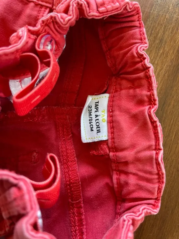 Lot de 3 jeans taille 2 ans très bon état. - photo numéro 7