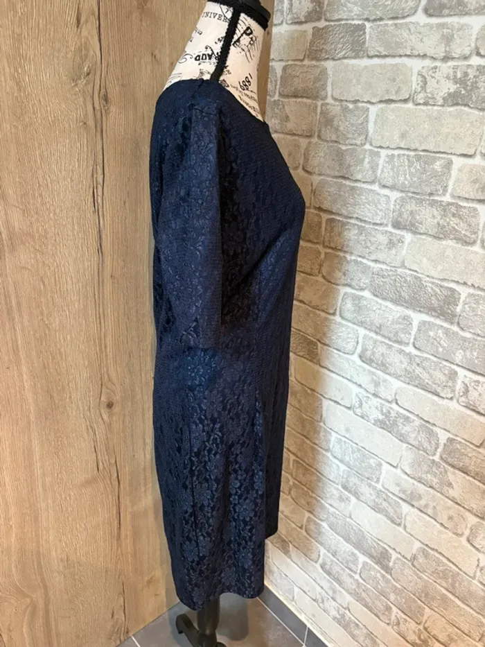 Robe dentelle bleue nuit taille 44 - photo numéro 4