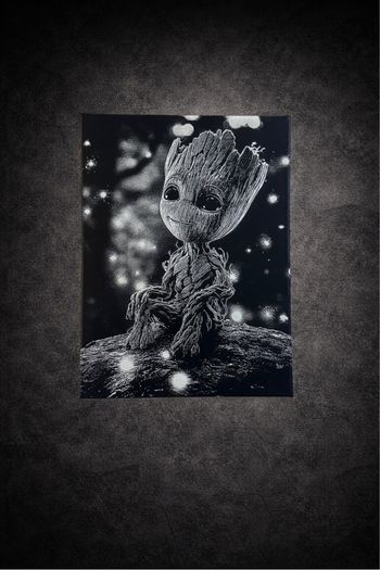 Tableau Groot Noir et Blanc 30x40 cm – Décoration Murale Geek / Marvel