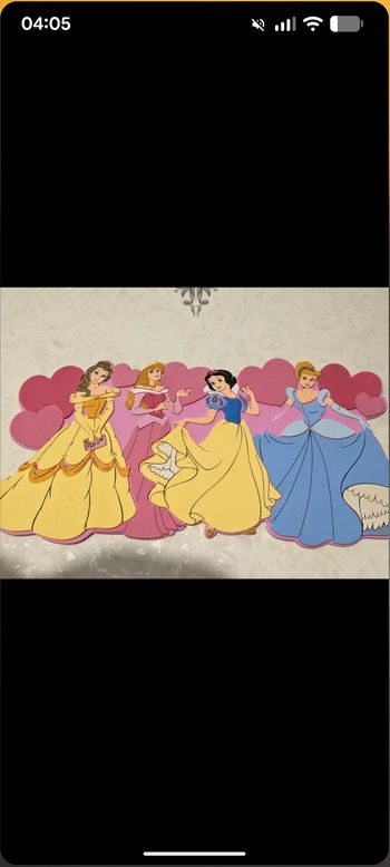Jolie décoration murale en mousse princesses Disney.