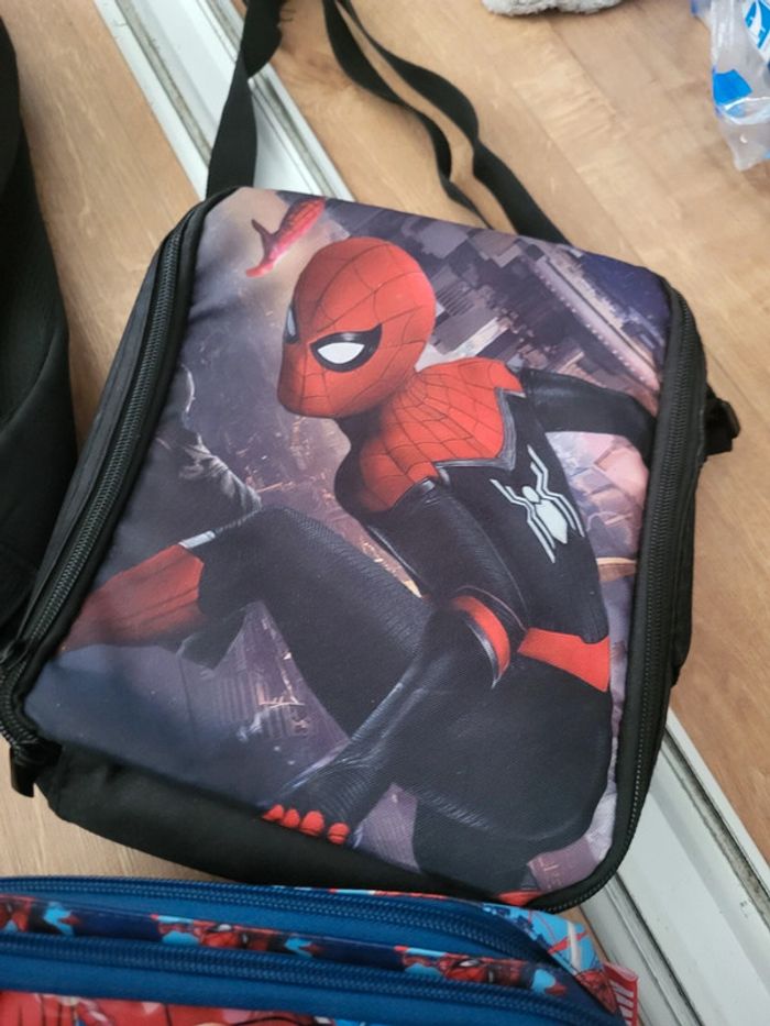 Sac d'école spiderman - photo numéro 3