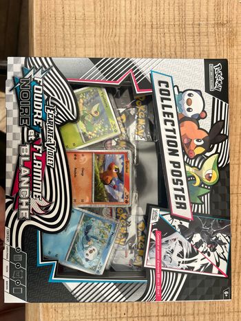 Coffret de boosters Pokémon 10.5 flamme blanche et foudre noire poster