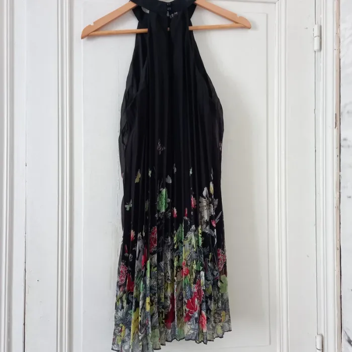 Robe noire plissée soleil - photo numéro 5