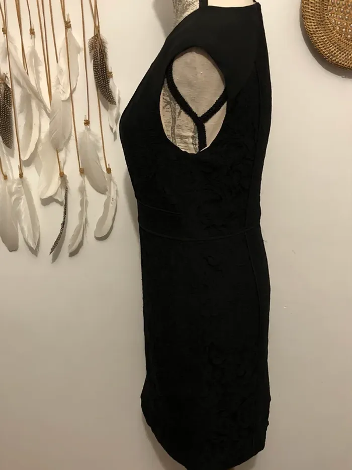 Robe chic noire en dentelle - photo numéro 2
