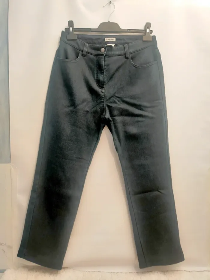 Jean's bleu marine Damart taille 42 en très bon état