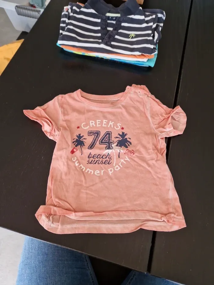 Tee shirt taille 24 mois