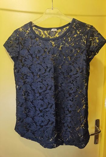 T-shirt transparent dentelle bleu marine