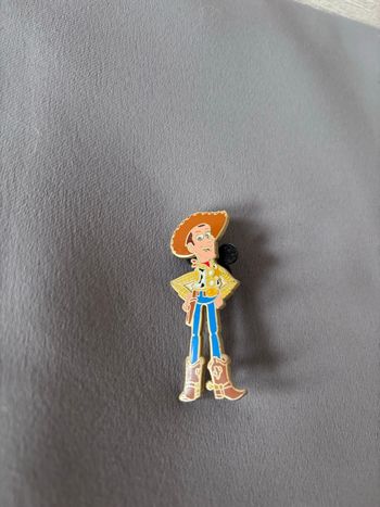 Pins Woody 