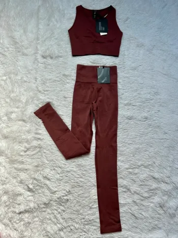 Ensemble legging et débardeur / brassière Johaug