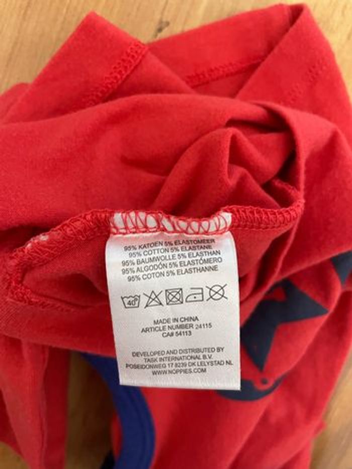 T-shirt manches longues rouge taille 3 mois - photo numéro 4