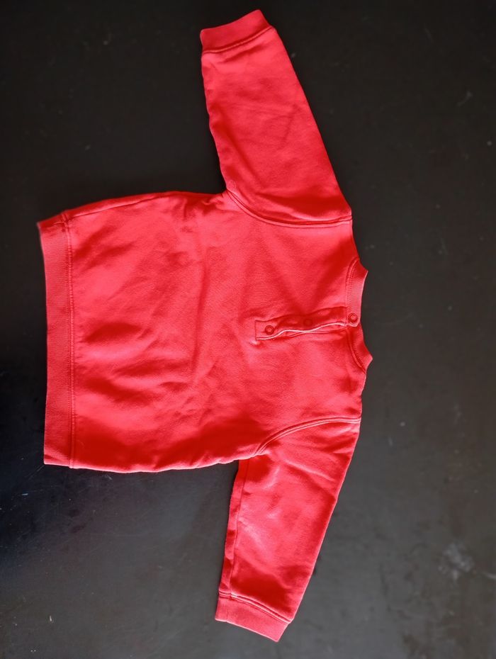 Pull rouge - photo numéro 2
