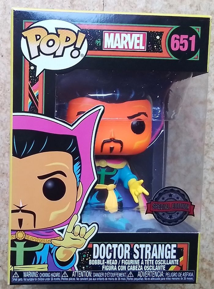 Figurine docteur strange néon black Light numéro 651
