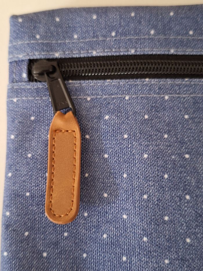 Pochette zippée bleu ciel à pois blancs Cabaïa - photo numéro 3