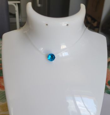 RAS DE COU FIL TRANSPARENT STRASS BLEU ! NEUF!