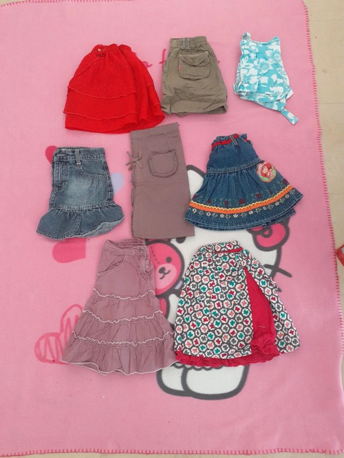 Lot de 7 jupes et 1 short t.5ans