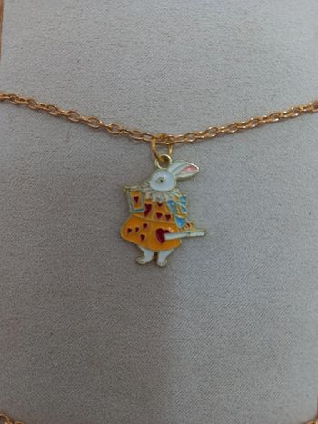 Collier alice aux pays des merveilles