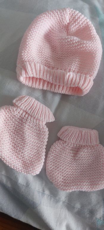 Bonnet et moufles en laine