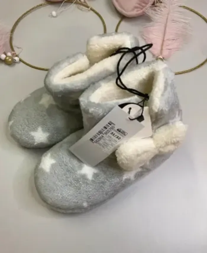 Chaussons fourrés fille (neuf) - Taille 31/32 - photo numéro 3