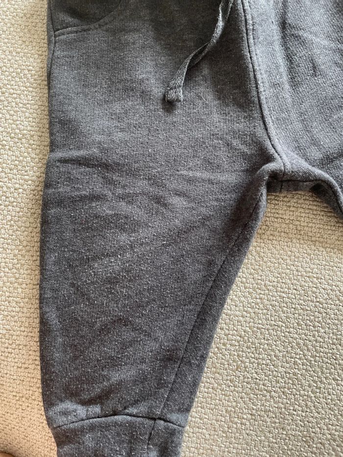 Pantalon gris 9 mois - photo numéro 3