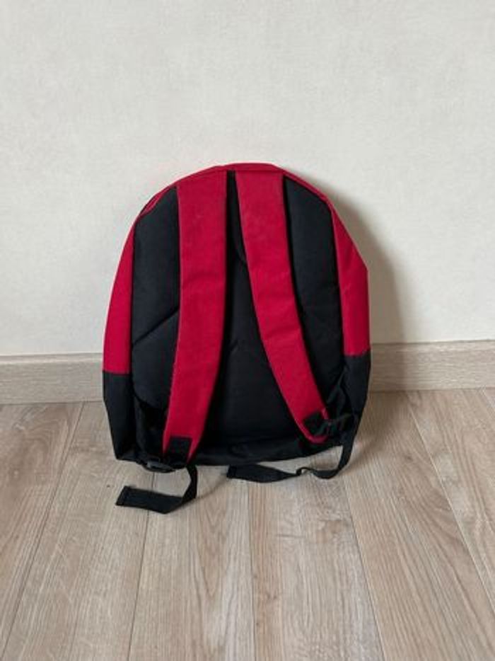 Sac à dos rouge et noir 28x35 cm - photo numéro 2
