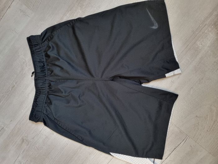 Short Nike
