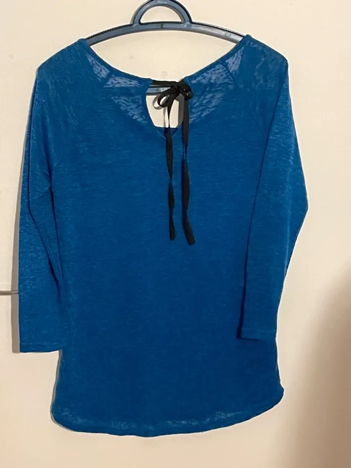 Pull bleu