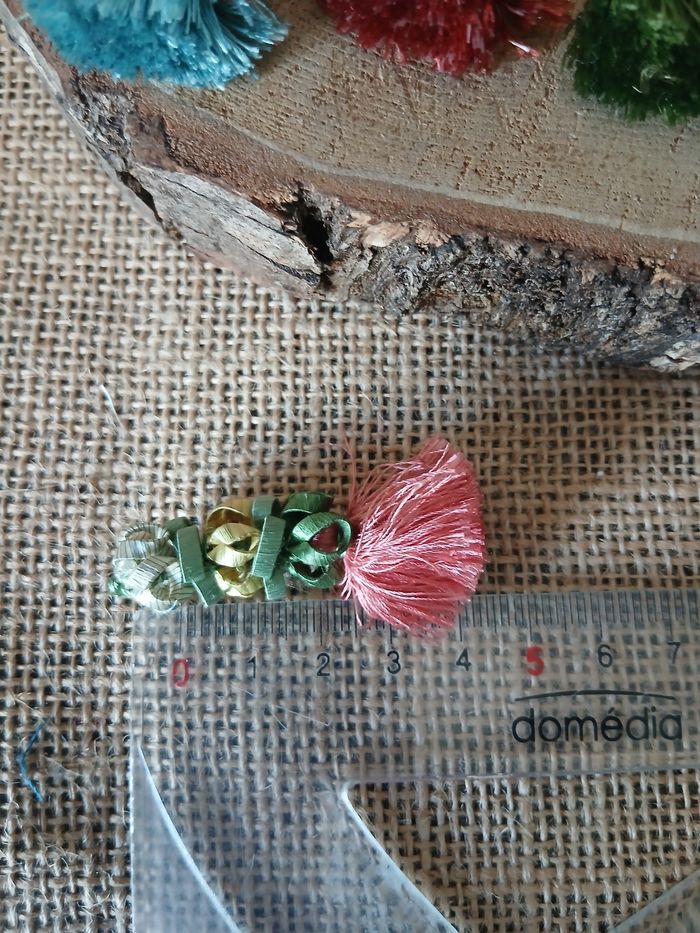 Lot de 25 pompons multicolore guipure - photo numéro 7