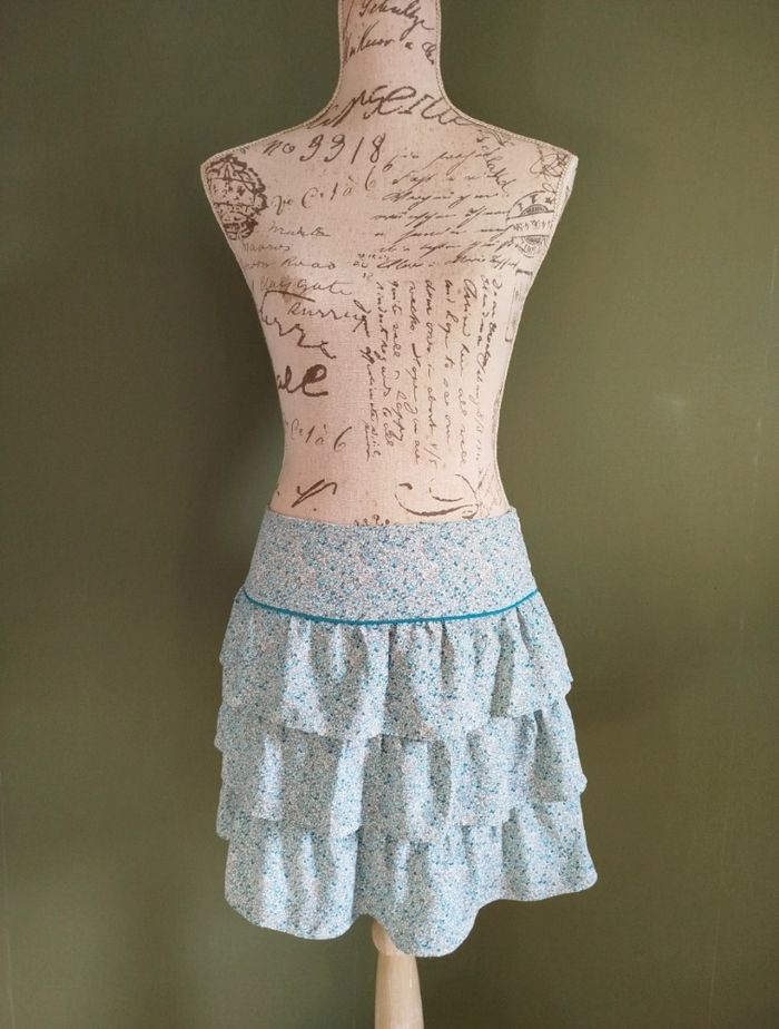 Jupe fleurie - photo numéro 2