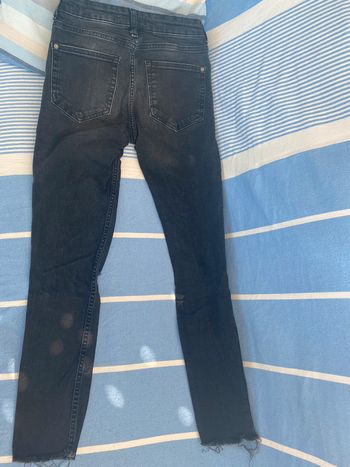 Jean troué Mango taille 34