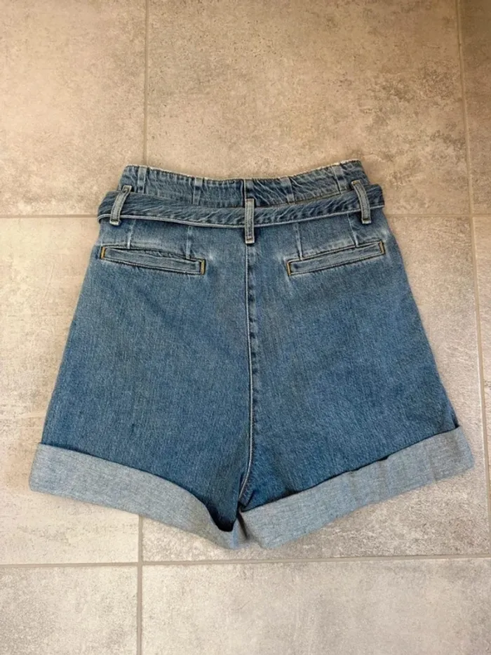 Short en jeans taille haute Essentiel Anwerp femme taille 34 parfait état - photo numéro 3