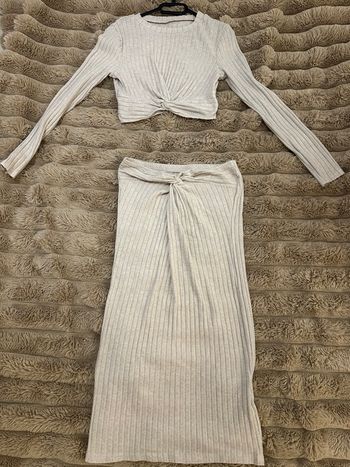 Ensemble t-shirt et jupe 