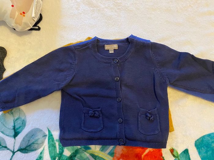 Lot de 3 gilets bébé fille 6 mois - photo numéro 2