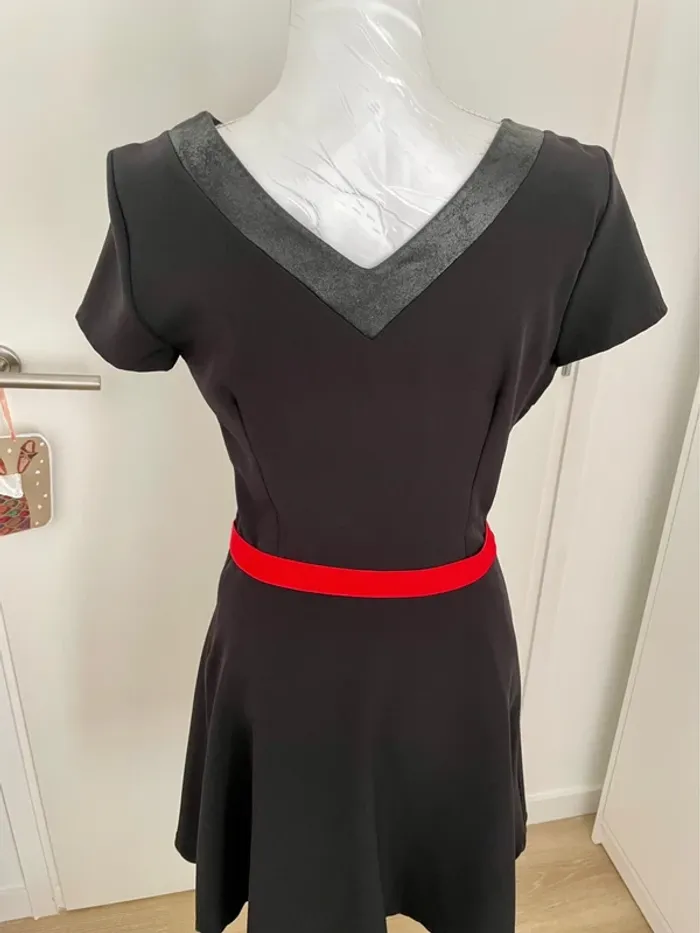 Ceinture rouge et doré “feuille” élastique, taille ajustable neuve - photo numéro 3