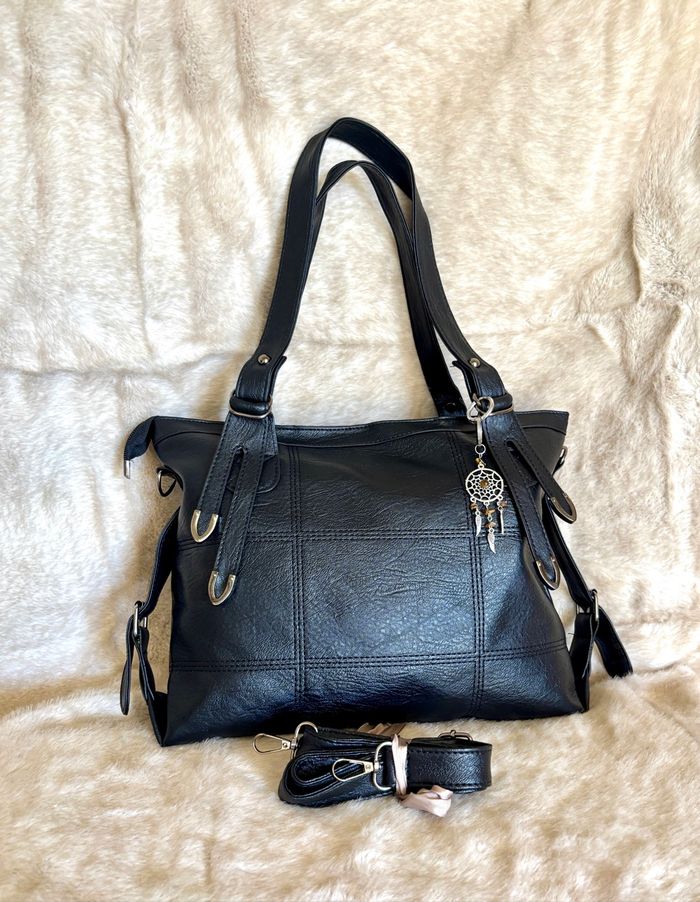 Élégance noir et esprit vintage pour ce sac tendance de saison neuf avec bijoux - photo numéro 2