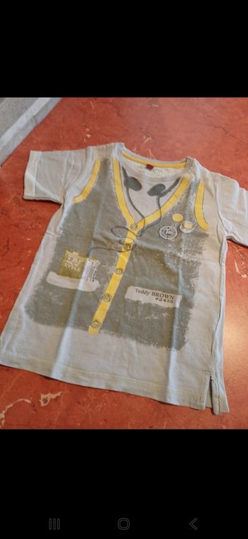 T.shirt garçon taille 4 ans