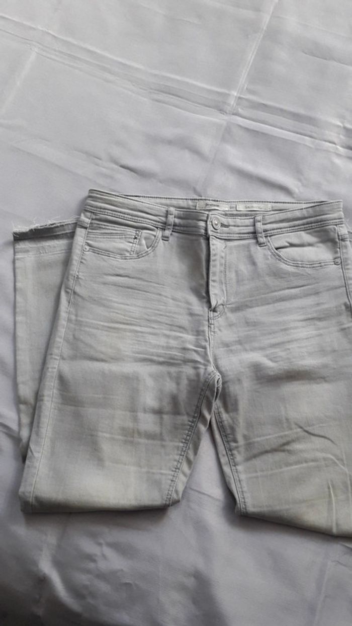 Jeans skinny gris clair avec effets de couleur beige - photo numéro 3