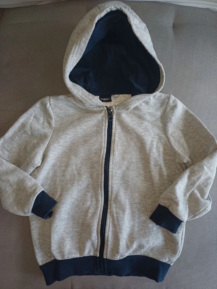 Superbe veste à capuche 5 ans garçon