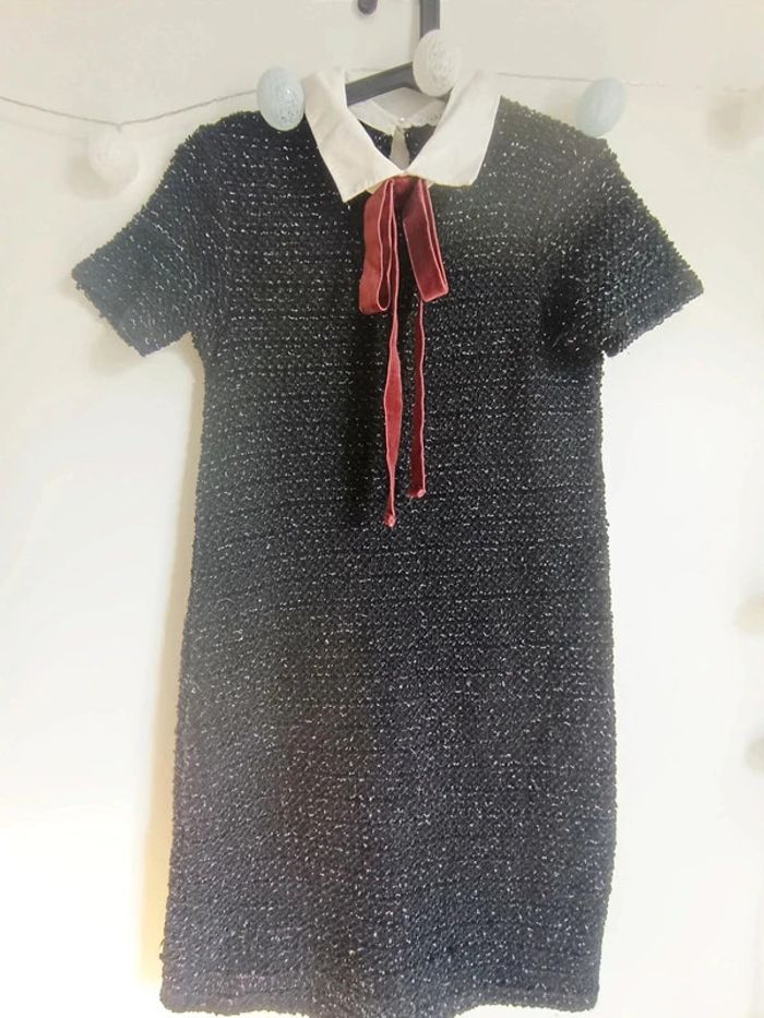 Robe noire à mailles brillants col claudine noeud en velours bordeaux Zara Taille S En très bon état - photo numéro 2