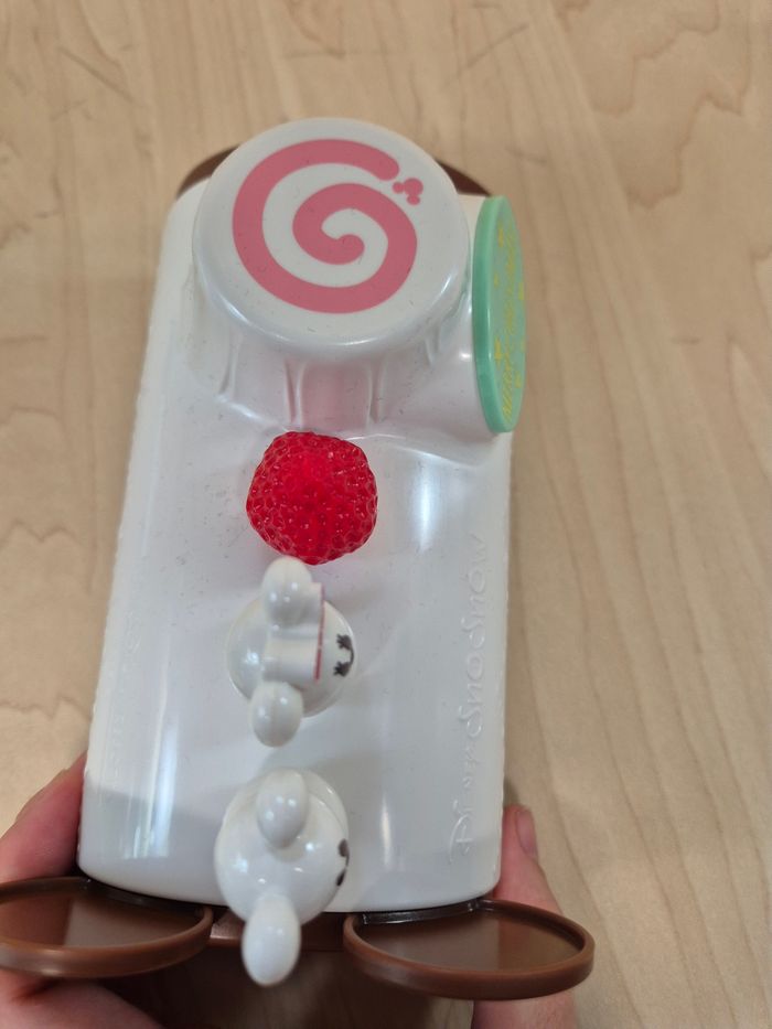 Boite plastique Tokyo Disney Resort : Bûche de Noël - photo numéro 4