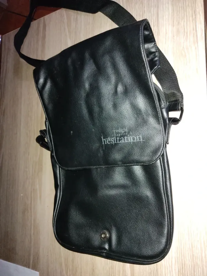 Vend sacoche pochette Twilight - photo numéro 3