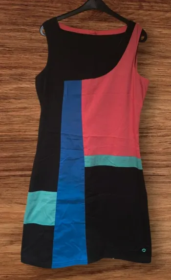 🌟 Robe color block chic et tendance ! 🌟