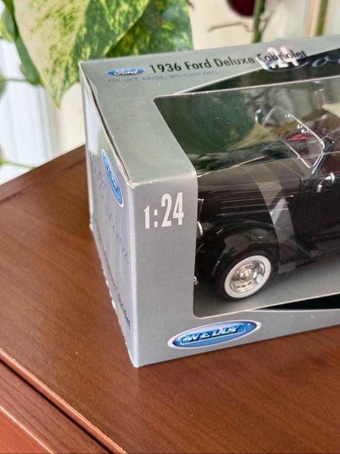 Welly - 1936 Ford Deluxe Cabriolet (1:24) - photo numéro 4