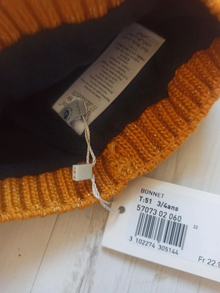Lot Bonnet / neuf avec étiquettes - photo numéro 3