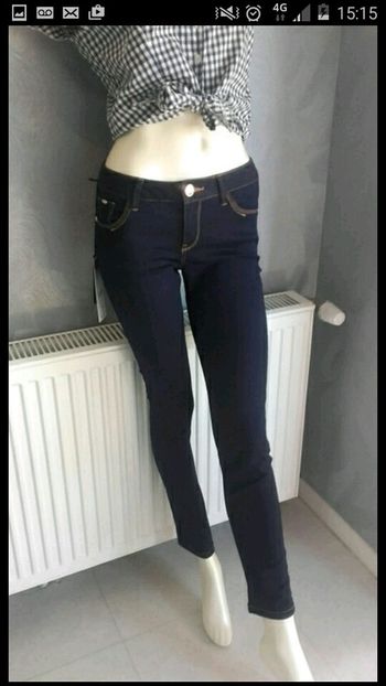 Jeans skinny brut neuf avec étiquette Morgan